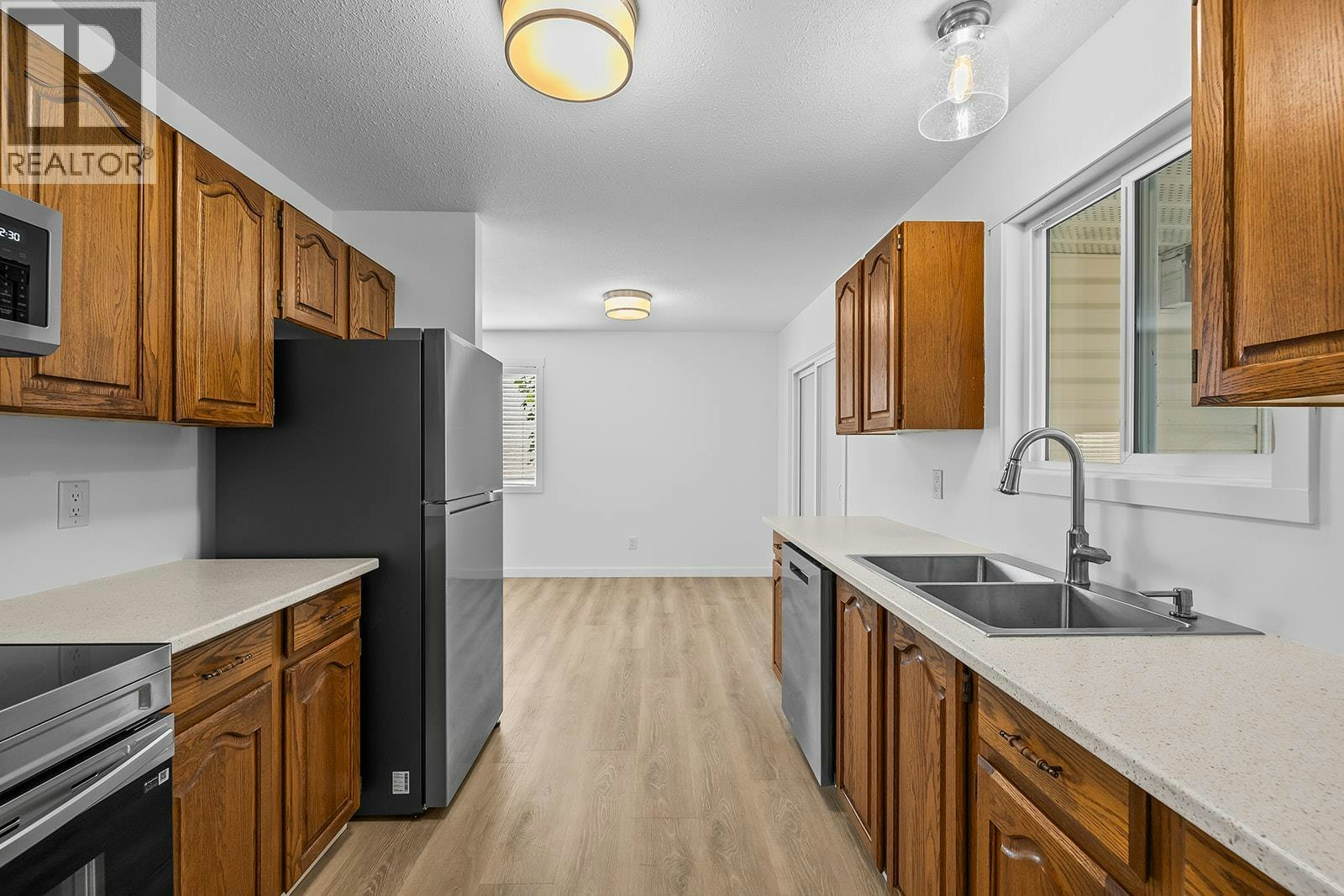 748 N Hollywood Road, Kelowna, BC, V1X 5Y7 - 11
