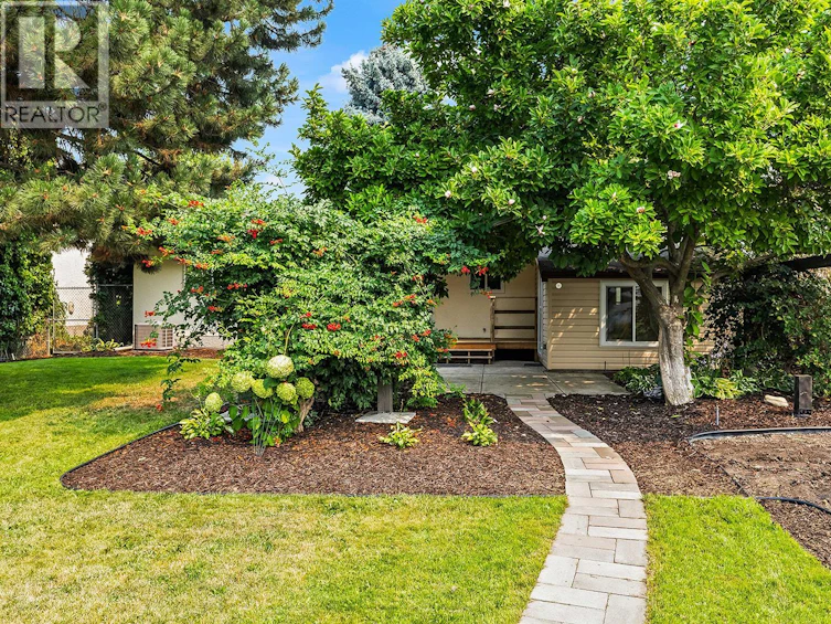 748 N Hollywood Road, Kelowna, BC, V1X 5Y7 - 26