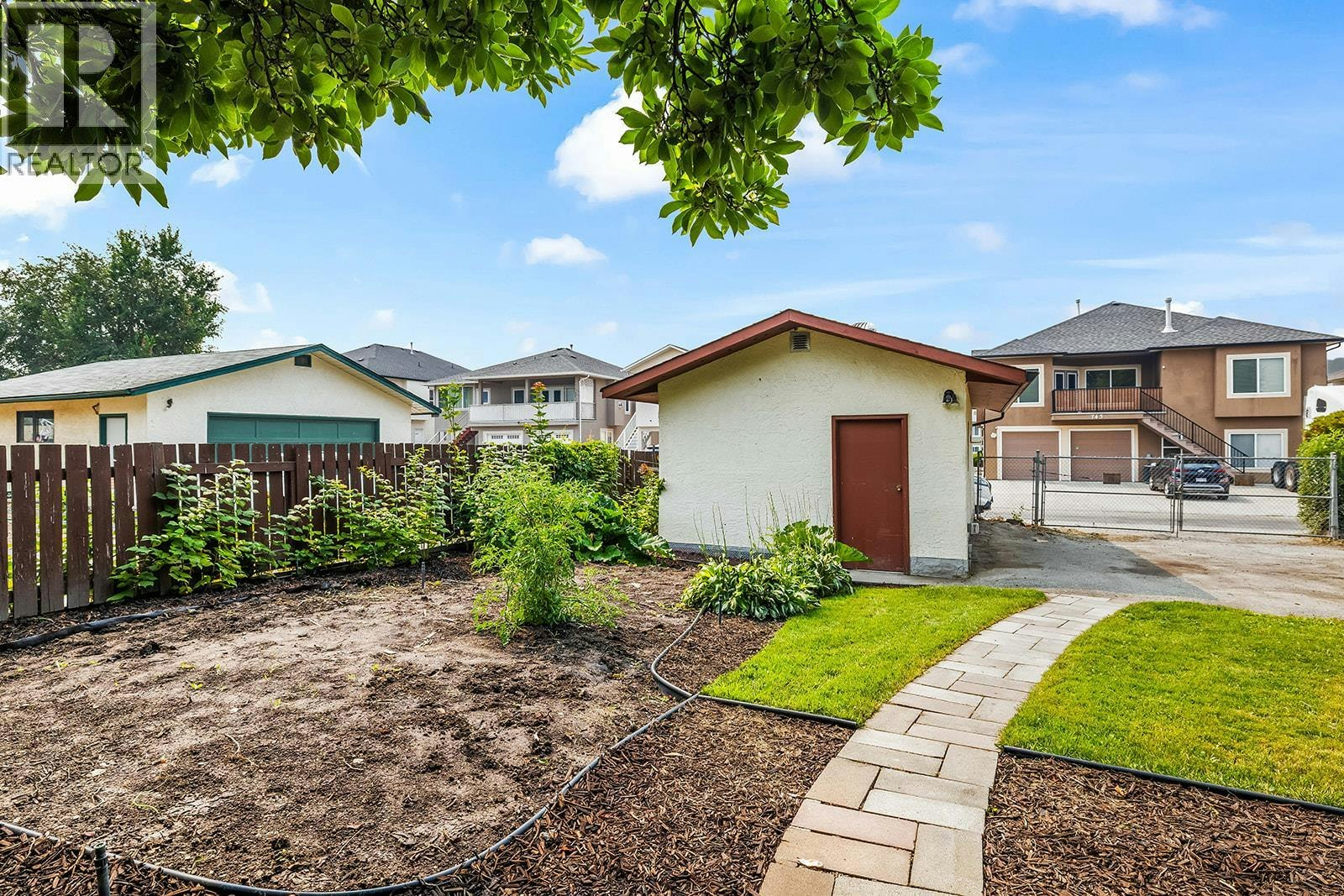 748 N Hollywood Road, Kelowna, BC, V1X 5Y7 - 32