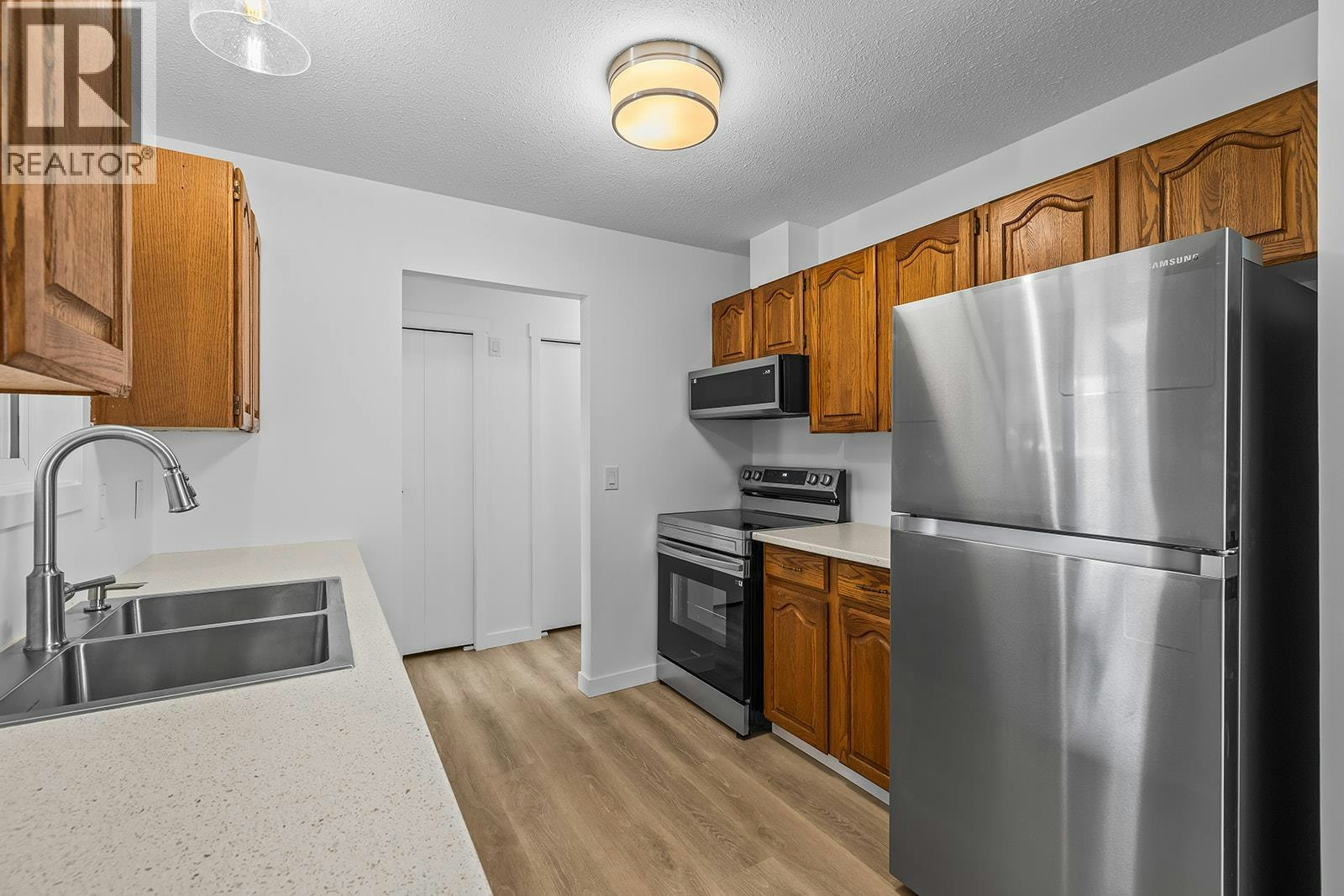 748 N Hollywood Road, Kelowna, BC, V1X 5Y7 - 9
