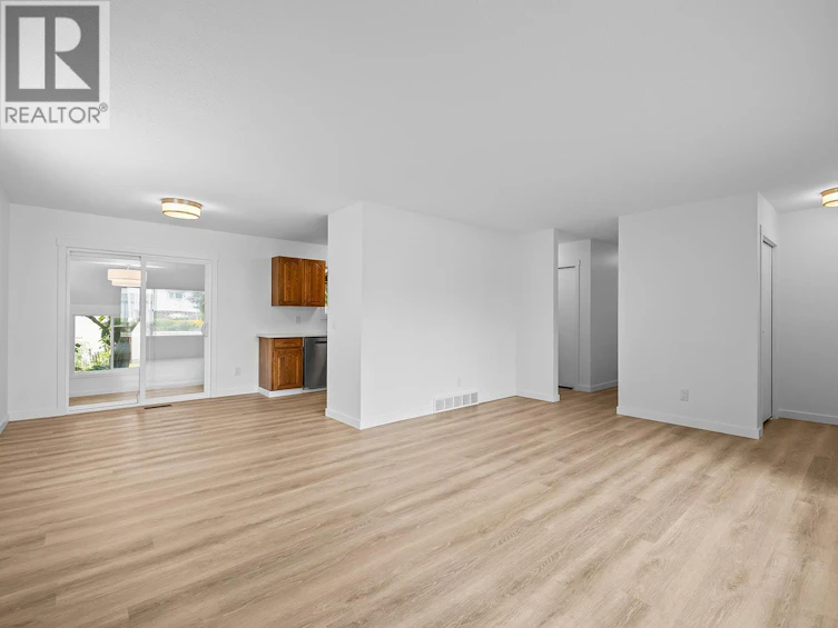 748 N Hollywood Road, Kelowna, BC, V1X 5Y7 - 4