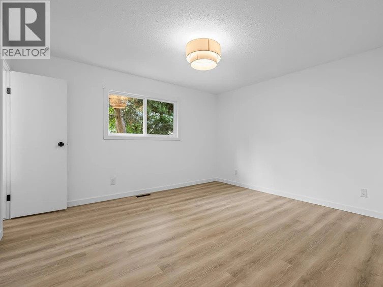 748 N Hollywood Road, Kelowna, BC, V1X 5Y7 - 17