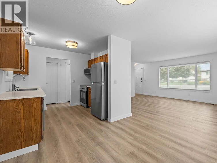 748 N Hollywood Road, Kelowna, BC, V1X 5Y7 - 8