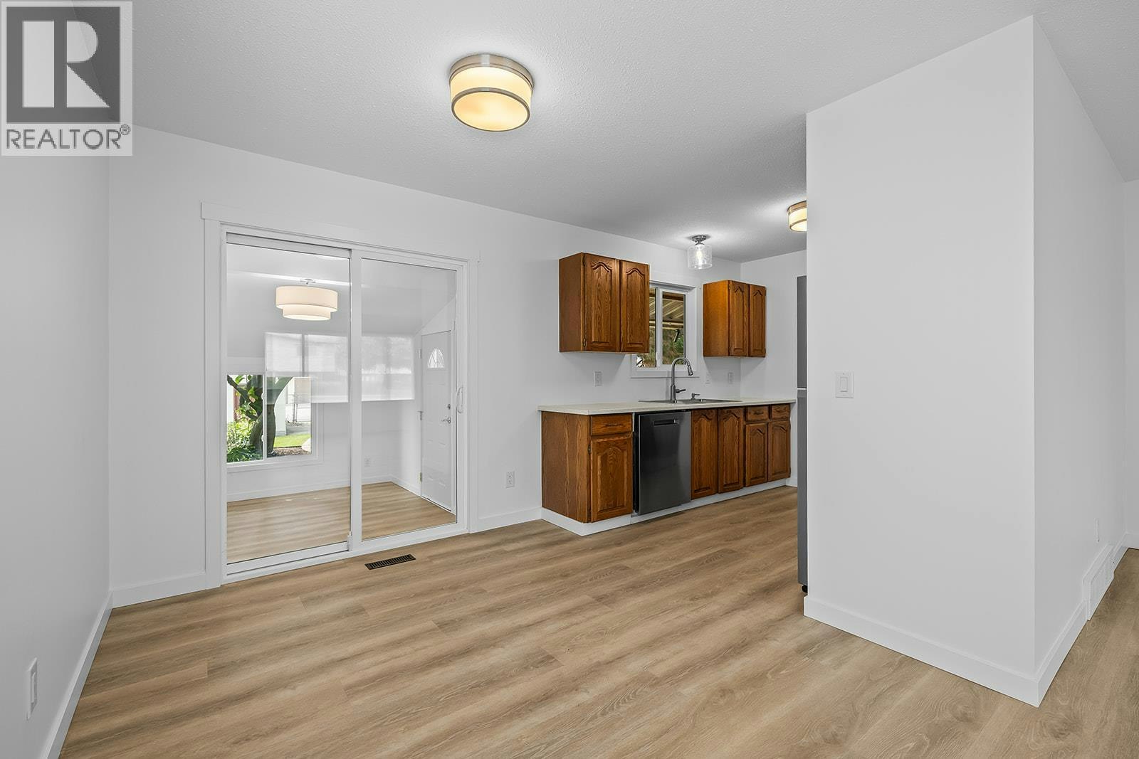 748 N Hollywood Road, Kelowna, BC, V1X 5Y7 - 7