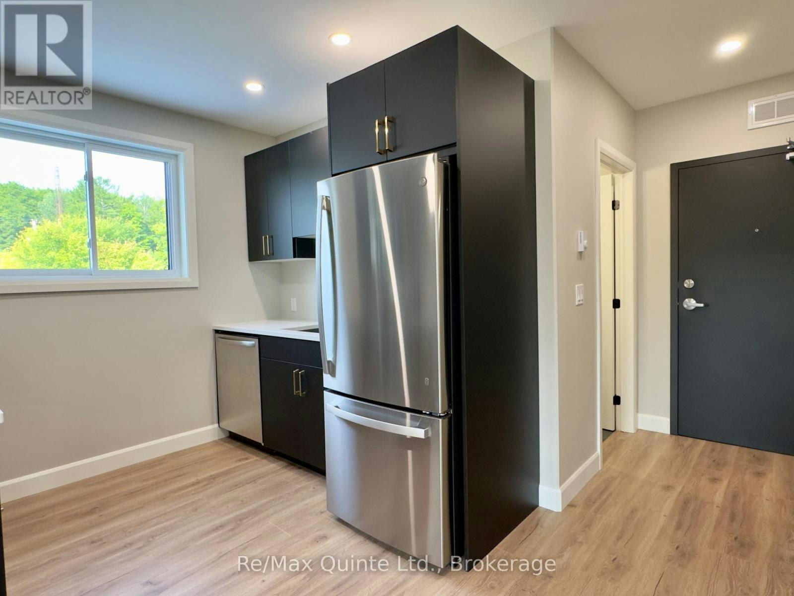 4-330 Victoria Street, Tweed, ON, K0K 3J0 - 2