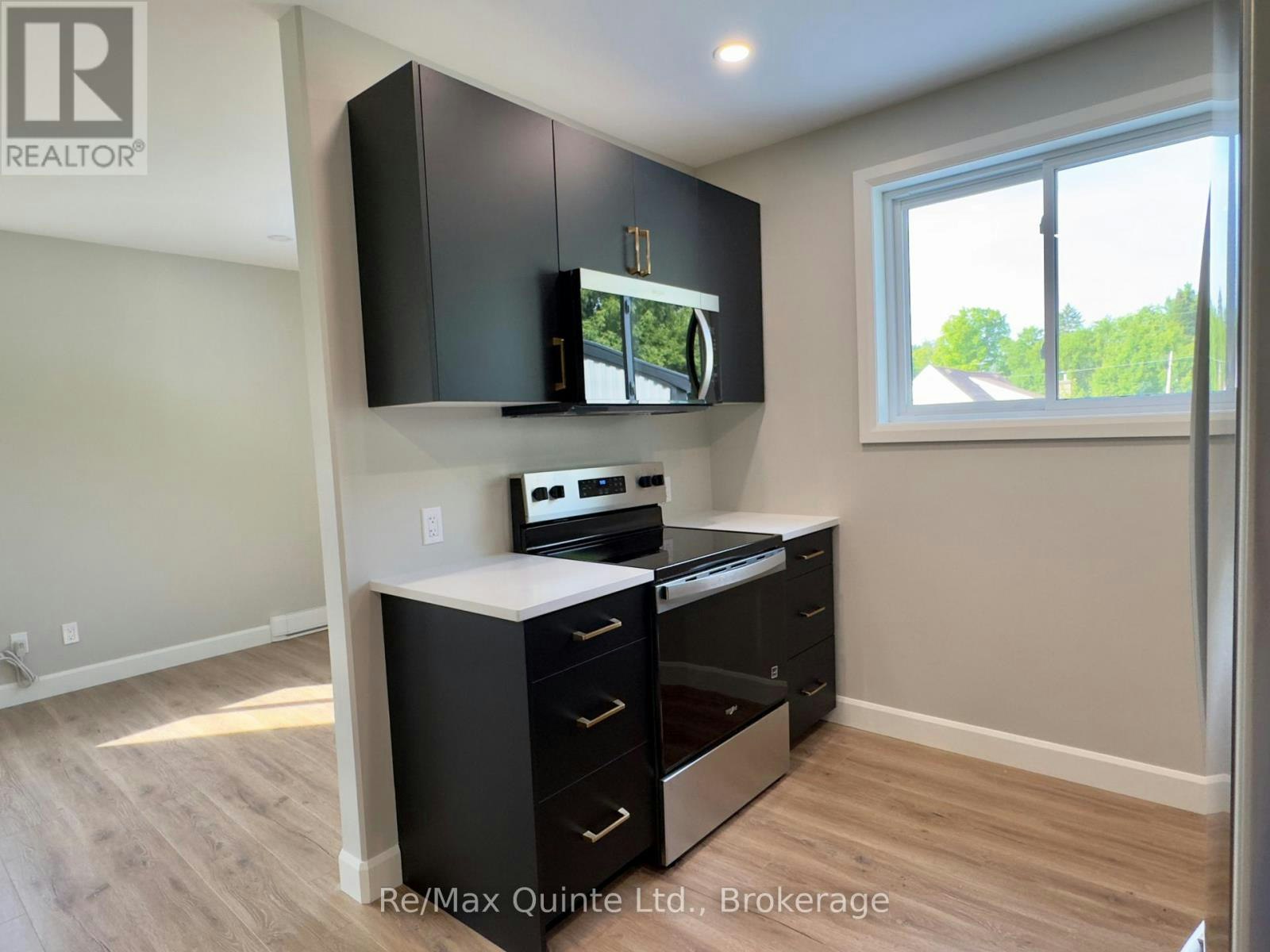 4-330 Victoria Street, Tweed, ON, K0K 3J0 - 3