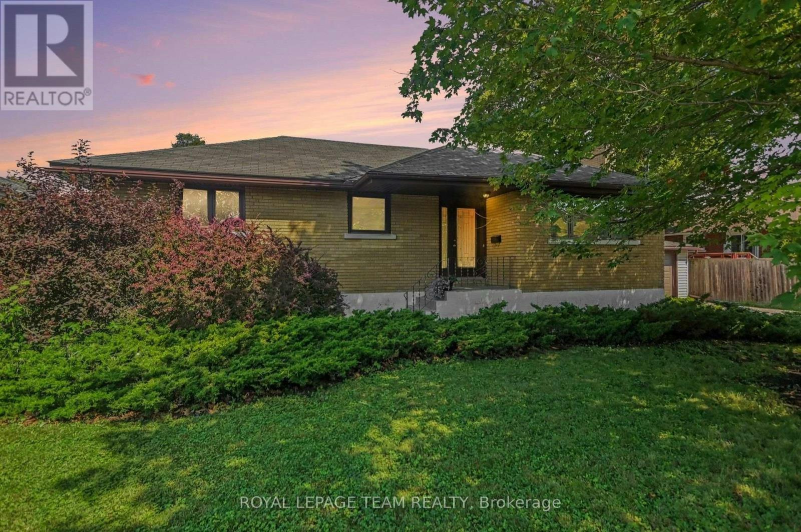 3 Donna Street, Ottawa, ON, K2G 2V5