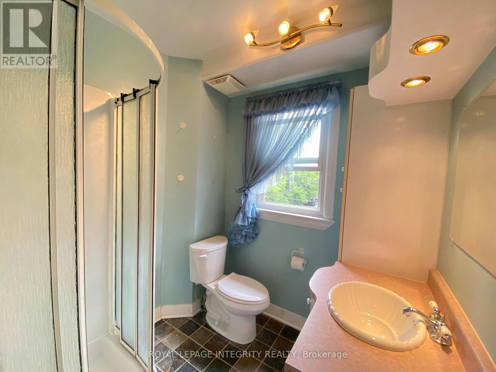 1222 Dorchester Avenue, Ottawa, ON, K1Z 8E4 - 23