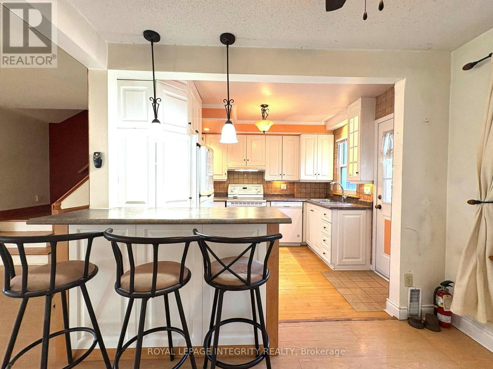 1222 Dorchester Avenue, Ottawa, ON, K1Z 8E4 - 14