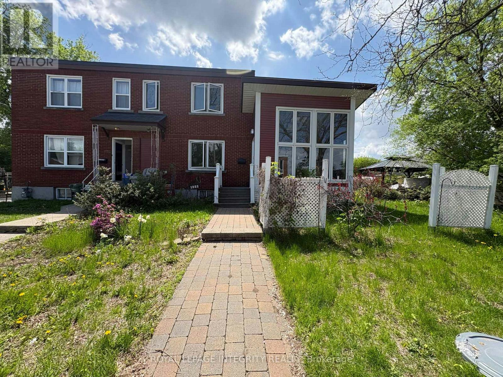1222 Dorchester Avenue, Ottawa, ON, K1Z 8E4