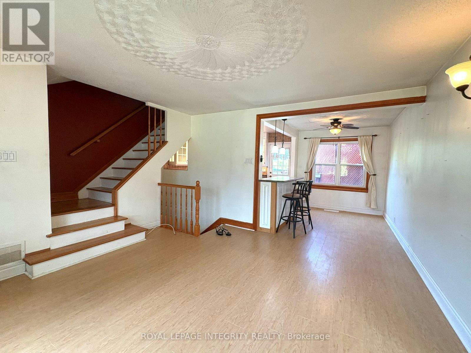 1222 Dorchester Avenue, Ottawa, ON, K1Z 8E4 - 11
