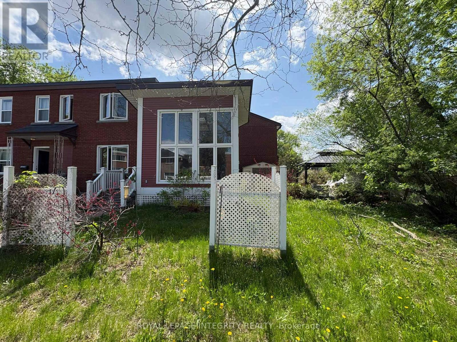 1222 Dorchester Avenue, Ottawa, ON, K1Z 8E4 - 2