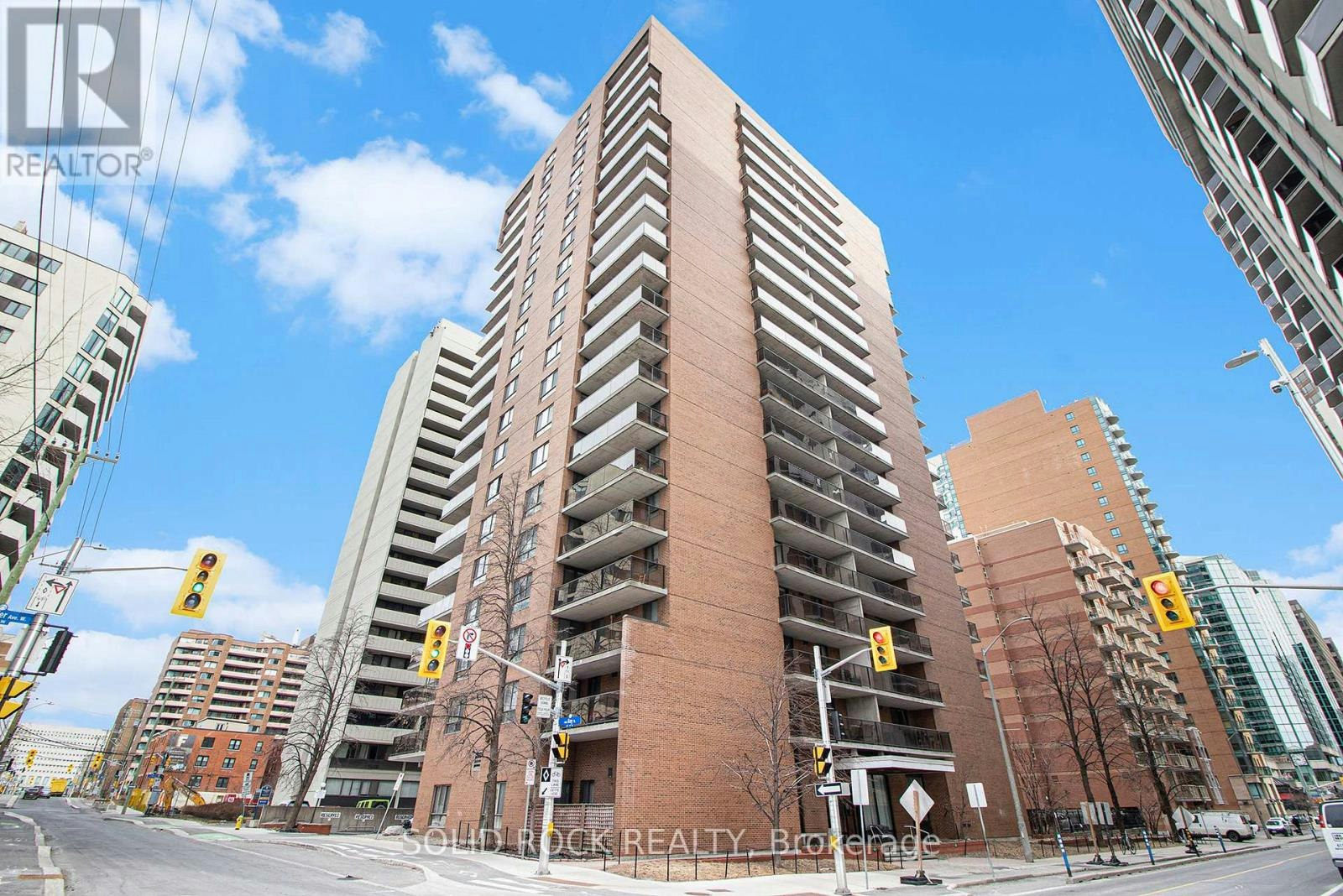 1204-475 Laurier Avenue W, Ottawa, ON, K1R 7X1