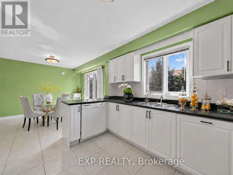 19 Springbrook Drive, Richmond Hill, ON, L4B 3R9 - 12