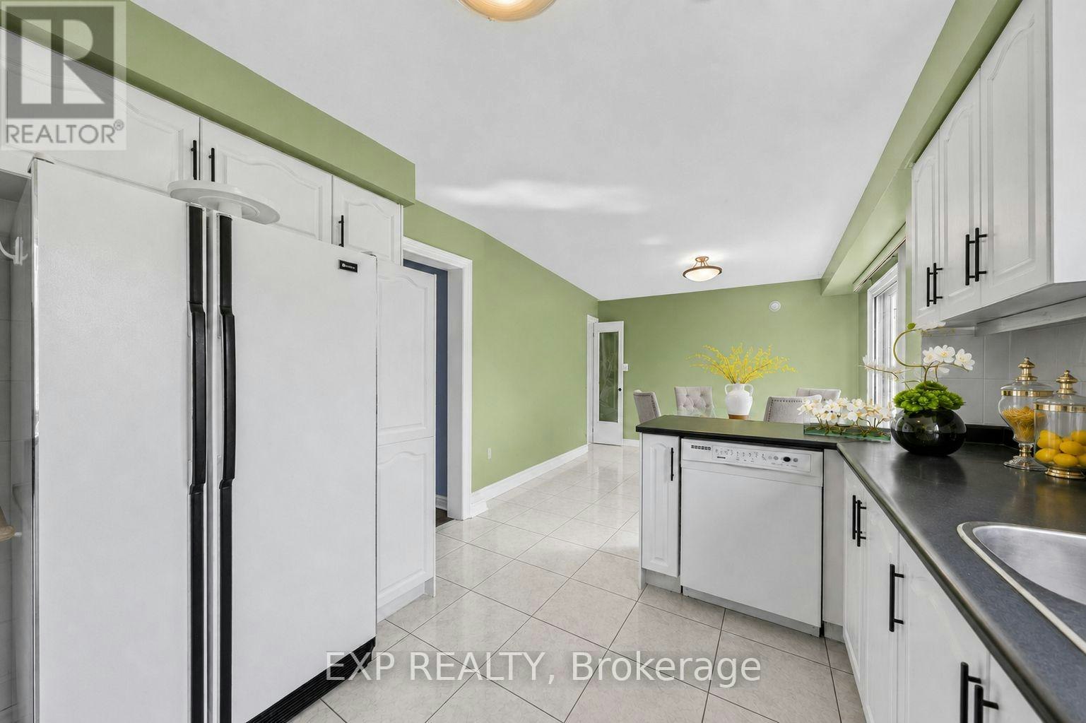 19 Springbrook Drive, Richmond Hill, ON, L4B 3R9 - 13