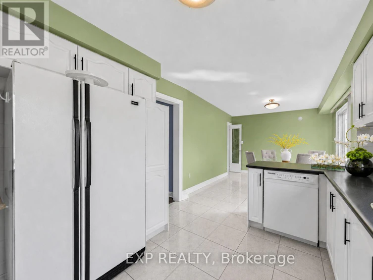19 Springbrook Drive, Richmond Hill, ON, L4B 3R9 - 13