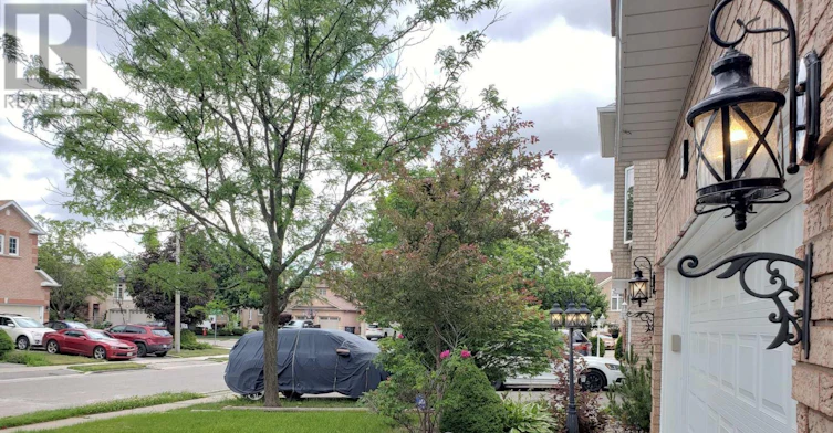 6 Sweet Briar Lane, Brampton, ON, L6Z 4V3 - 2