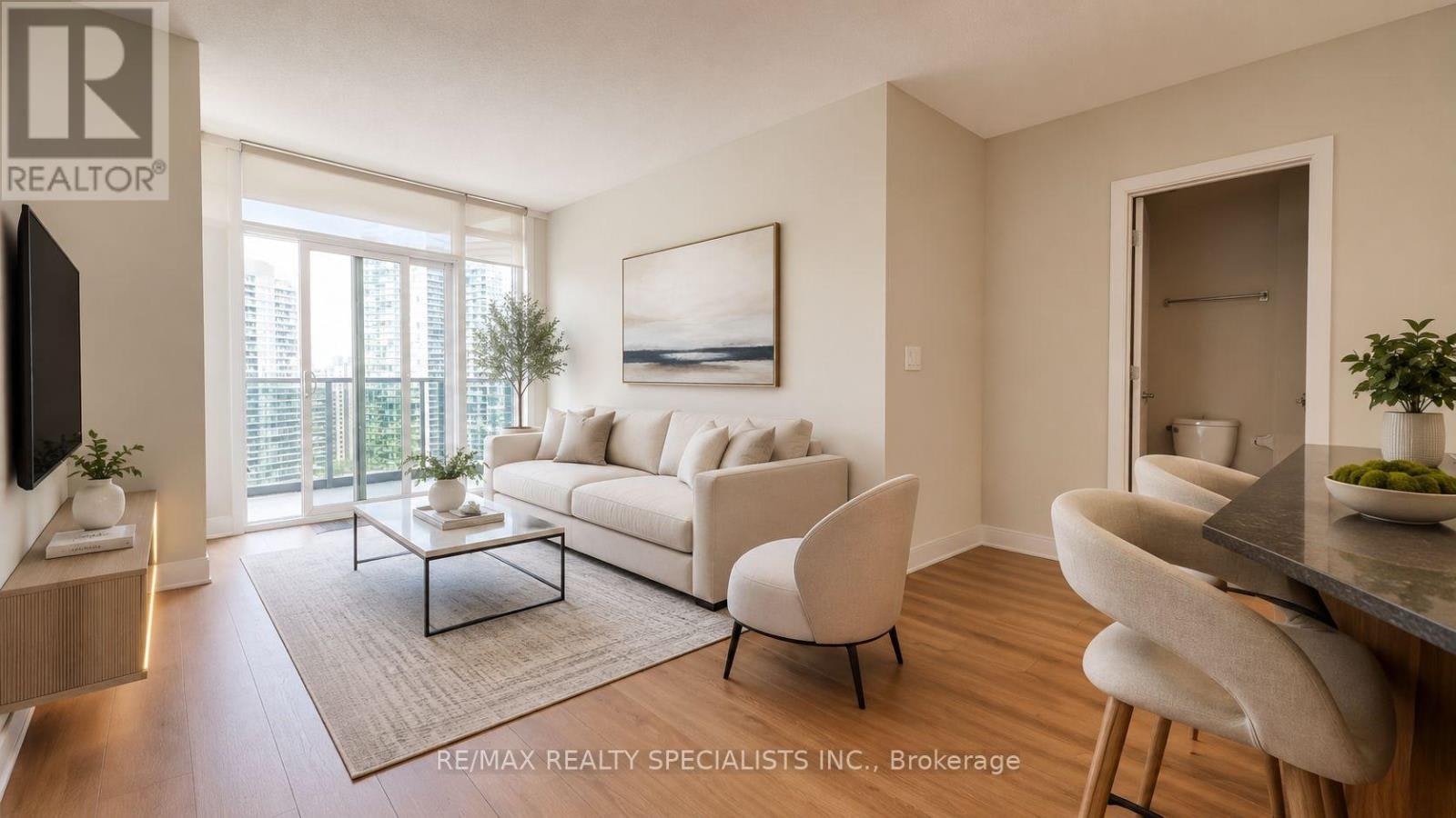 2702-330 Burnhamthorpe Road W, Mississauga, ON, L5B 0E1
