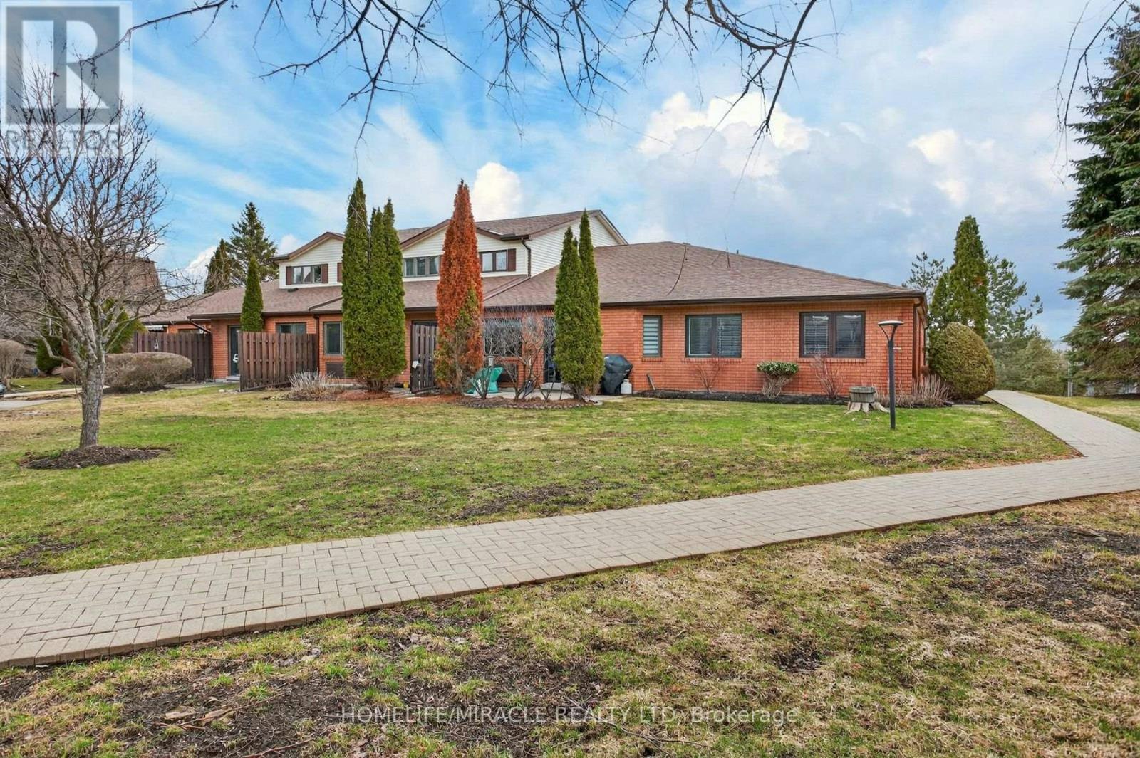 32-36 Champlain Crescent, Peterborough, ON, K9L 1T1