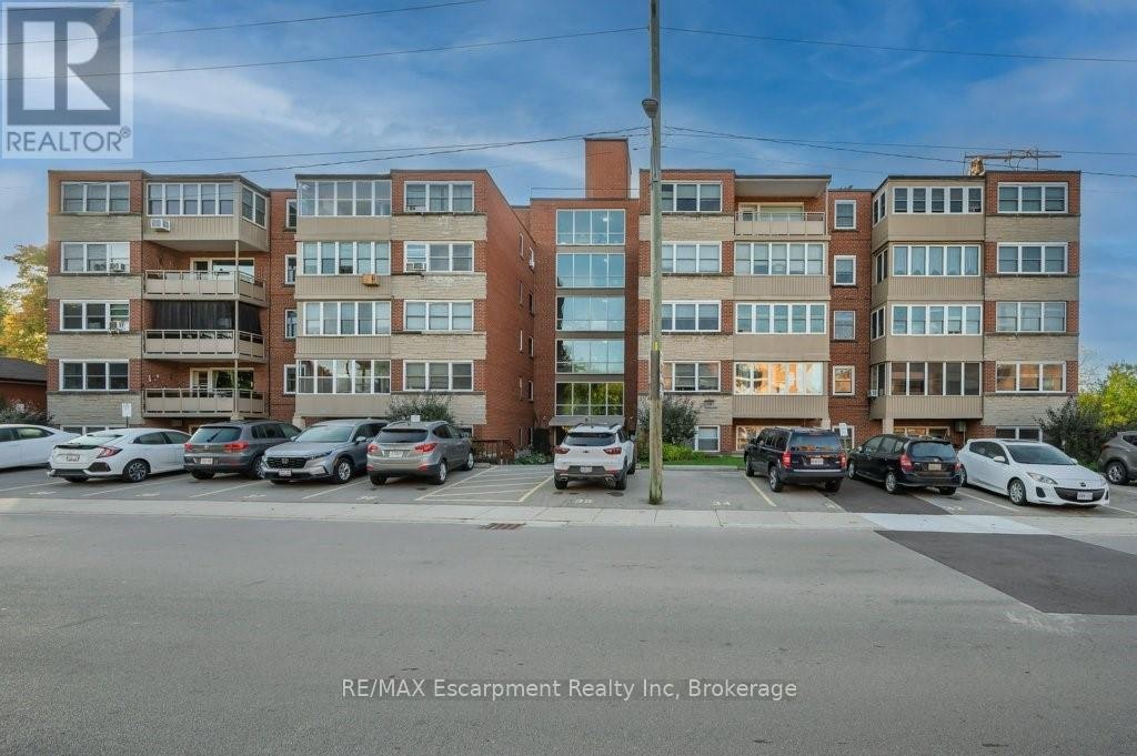 201-9 Grant Boulevard, Hamilton, ON, L9H 4L5