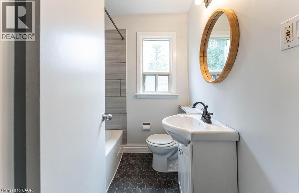 78 Wilson Street E, Hamilton, ON, L9G 2B5 - 9