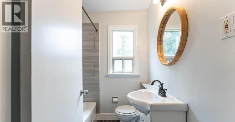78 Wilson Street E, Hamilton, ON, L9G 2B5 - 9