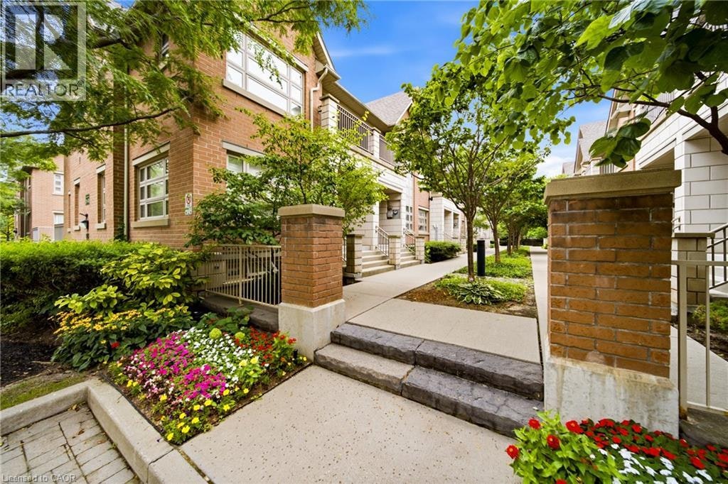23-2460 Prince Michael Drive, Oakville, ON, L6H 0H3