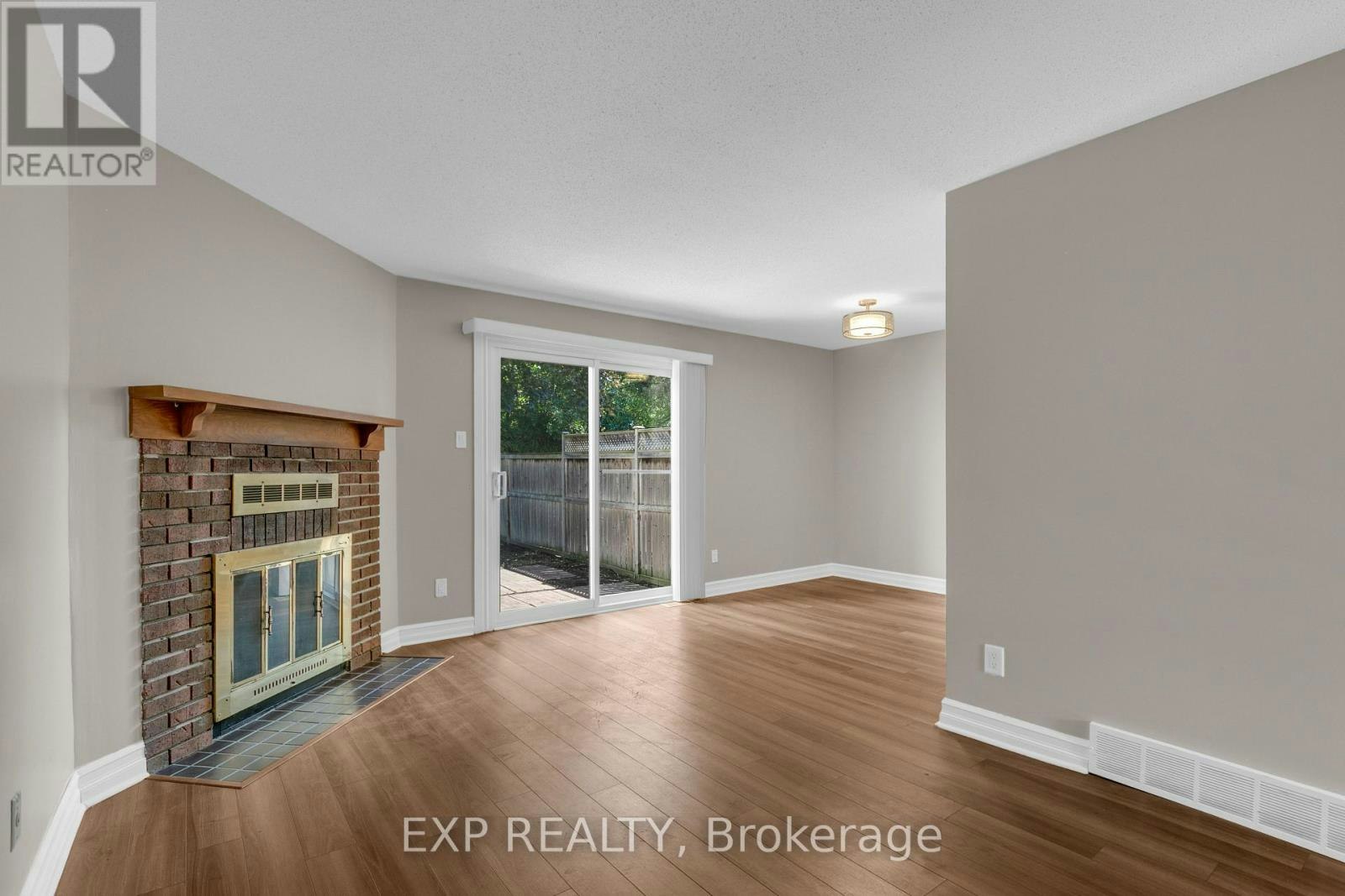 7 Sundback Lane, Ottawa, ON, K2L 2W9 - 8