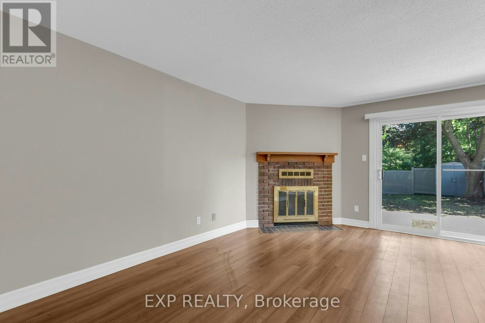7 Sundback Lane, Ottawa, ON, K2L 2W9 - 7