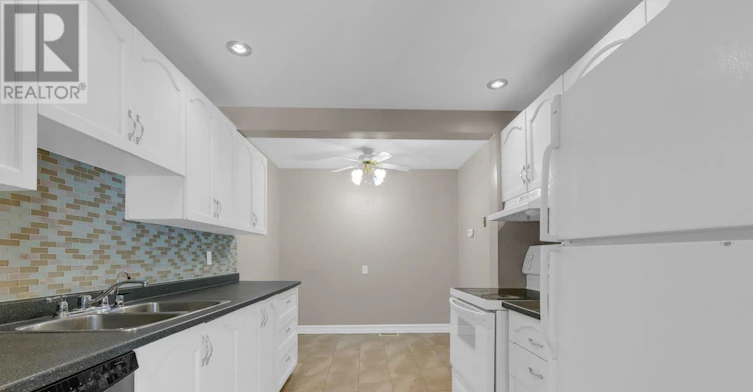 7 Sundback Lane, Ottawa, ON, K2L 2W9 - 6