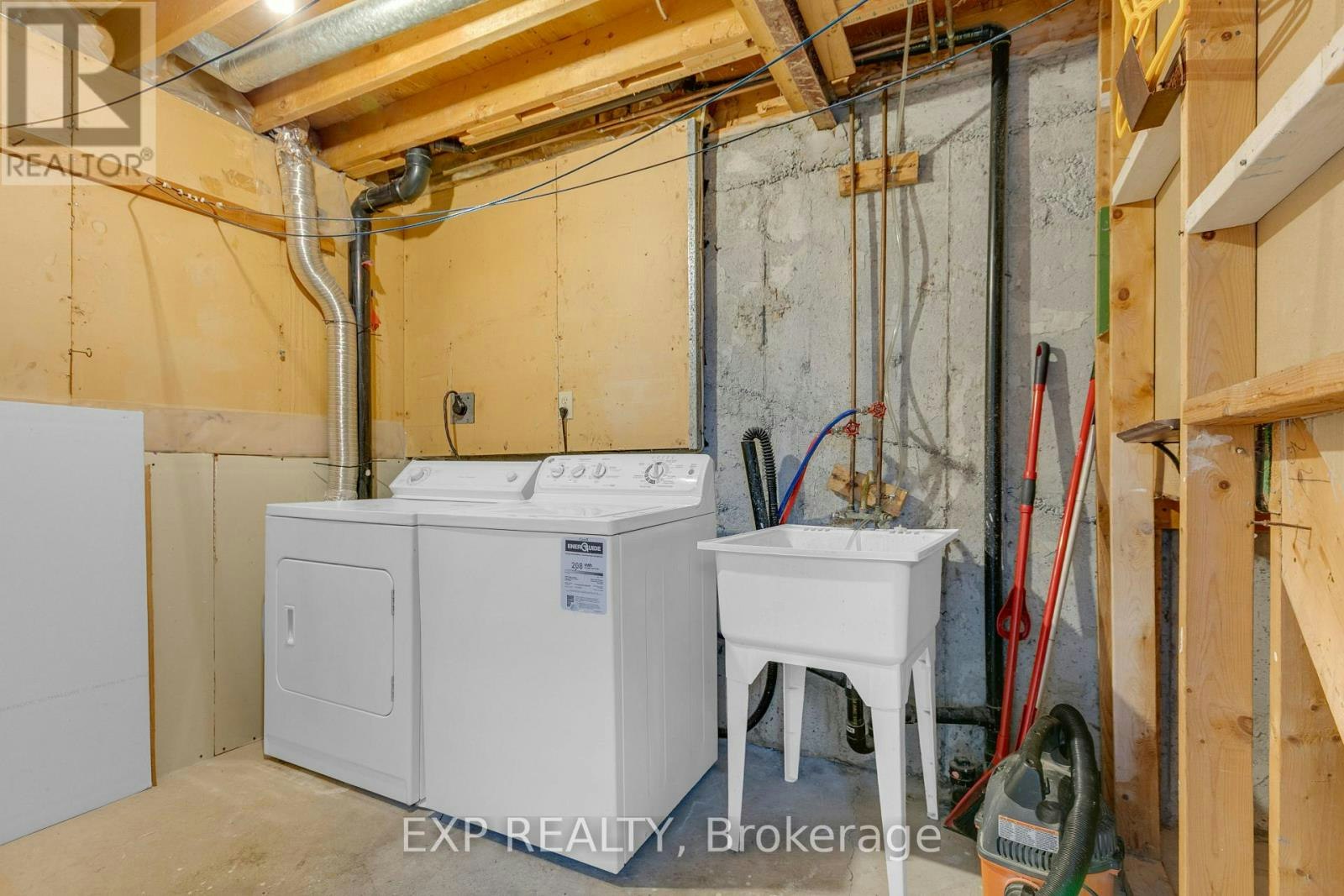 7 Sundback Lane, Ottawa, ON, K2L 2W9 - 22