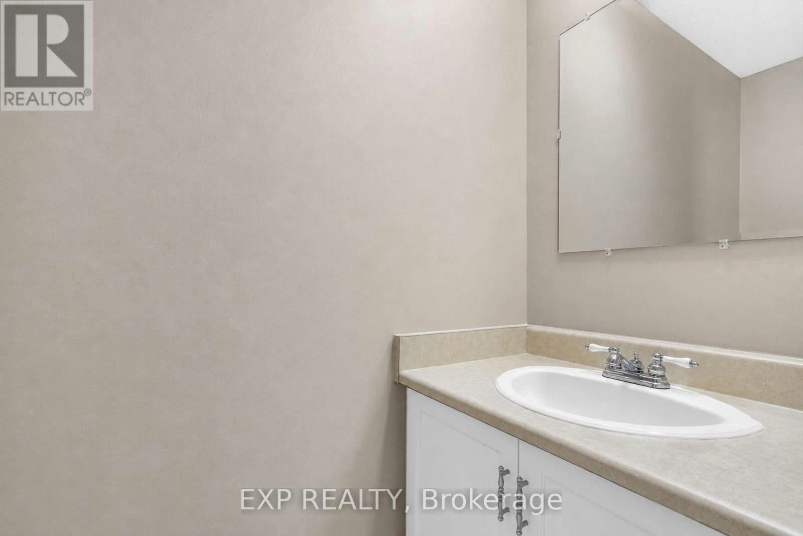 7 Sundback Lane, Ottawa, ON, K2L 2W9 - 19