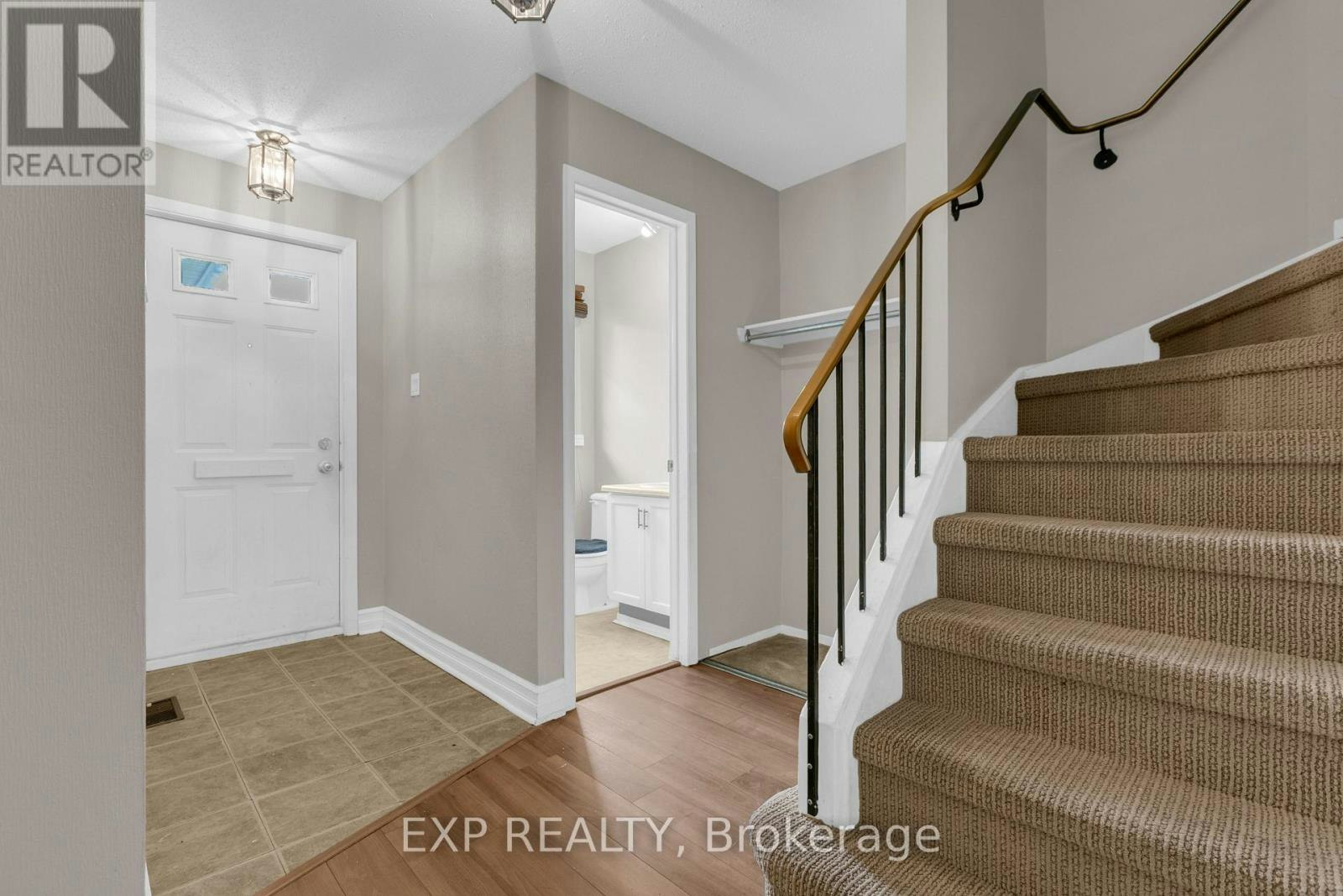 7 Sundback Lane, Ottawa, ON, K2L 2W9 - 2