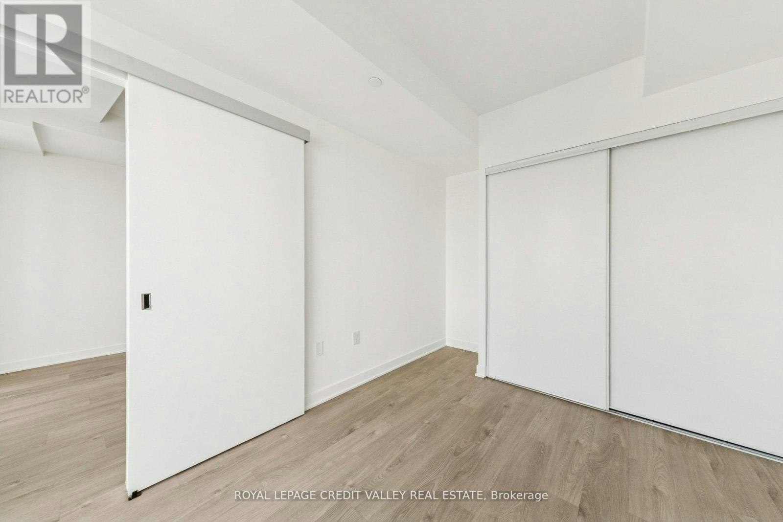 1413-3900 Confederation Parkway, Mississauga, ON, L5B 0M3 - 23
