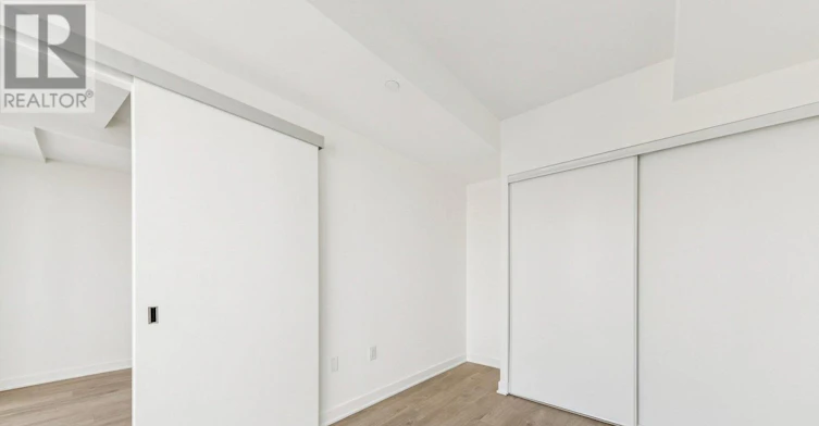 1413-3900 Confederation Parkway, Mississauga, ON, L5B 0M3 - 23