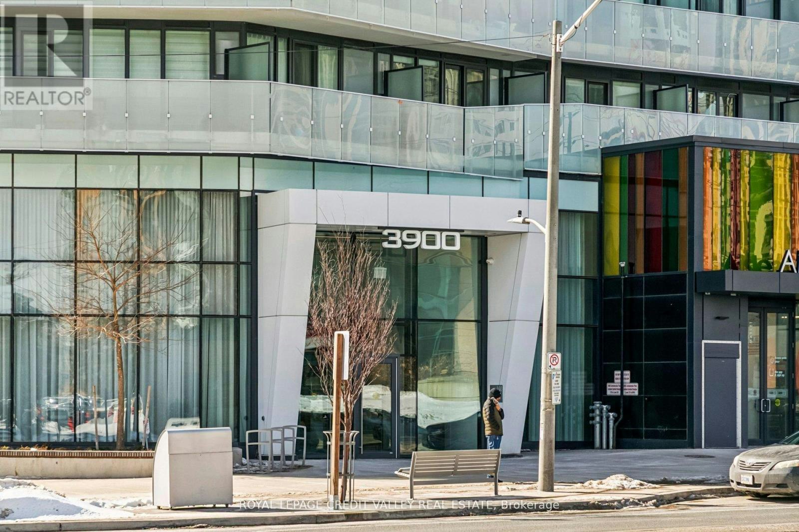 1413-3900 Confederation Parkway, Mississauga, ON, L5B 0M3 - 2