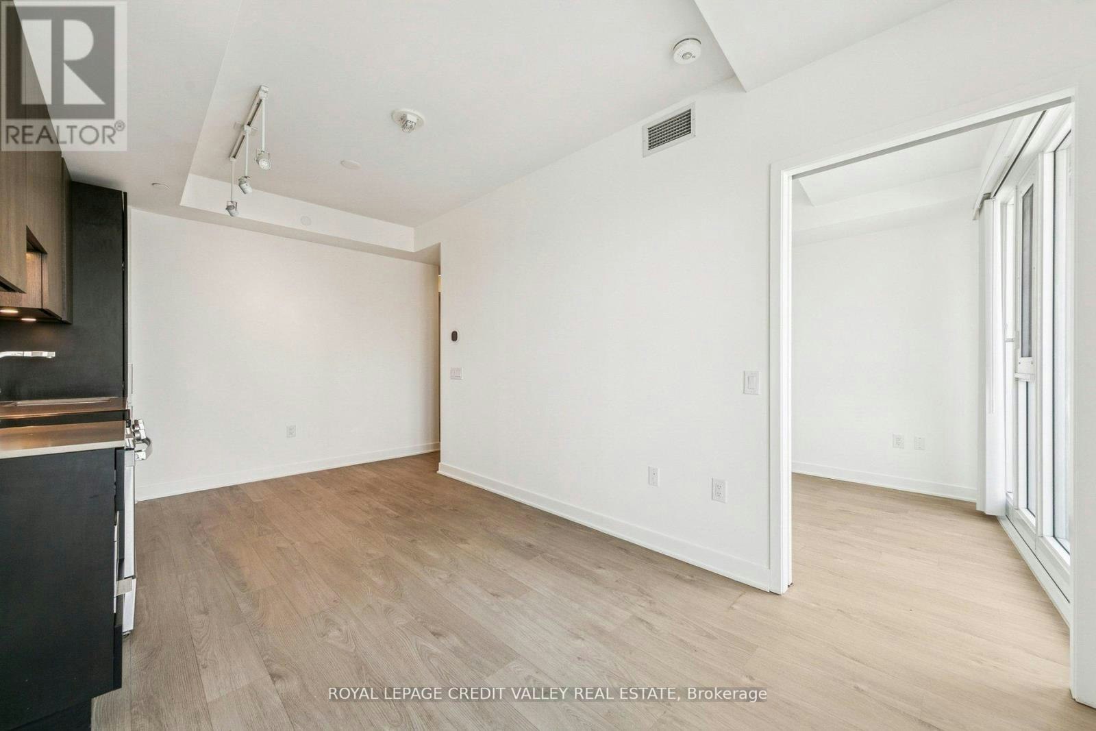 1413-3900 Confederation Parkway, Mississauga, ON, L5B 0M3 - 17
