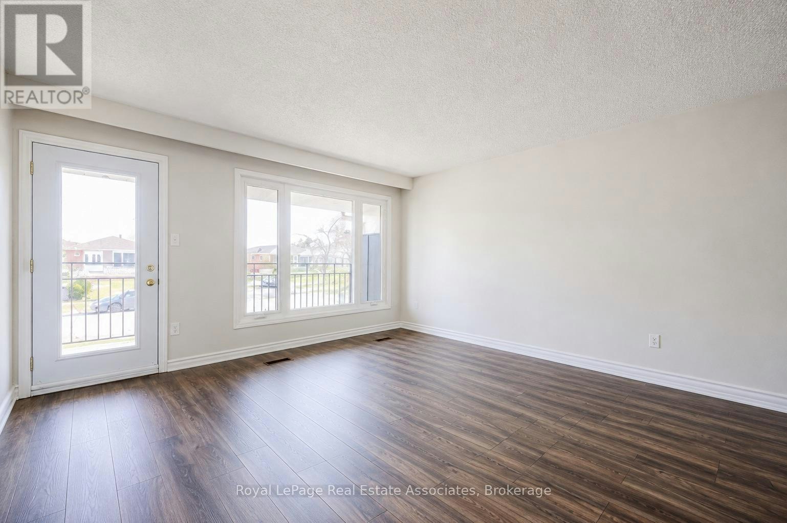 UPPER-2393 Whaley Drive, Mississauga, ON, L5B 2B3 - 3