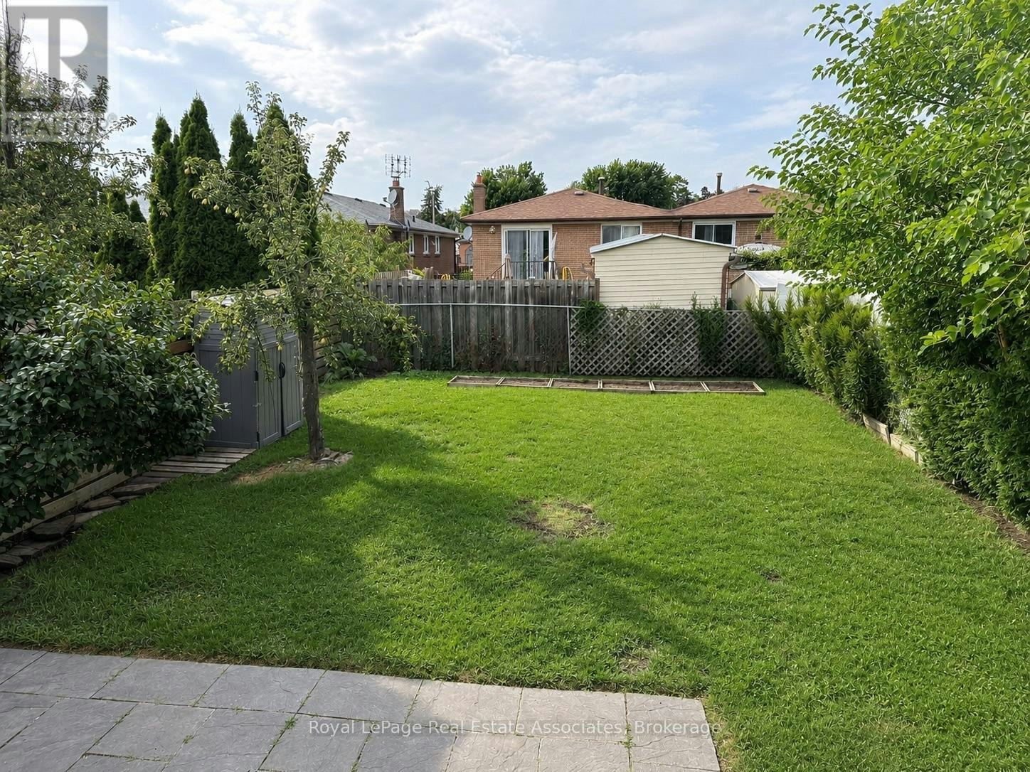 UPPER-2393 Whaley Drive, Mississauga, ON, L5B 2B3 - 17