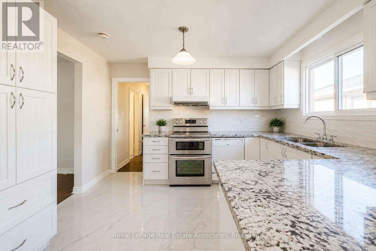 UPPER-2393 Whaley Drive, Mississauga, ON, L5B 2B3 - 7