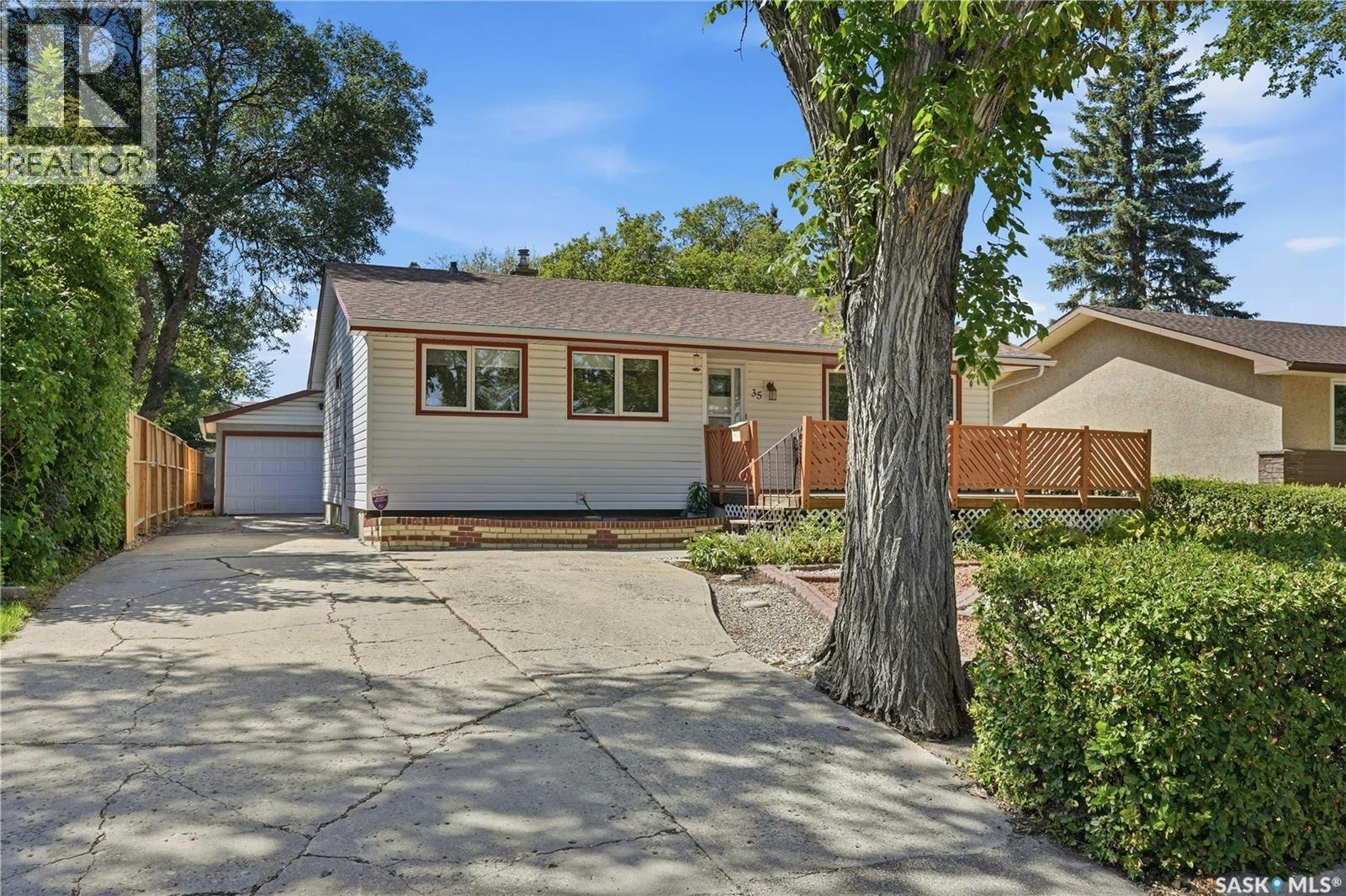 35 Elmview Road, Regina, SK, S4R 0B1