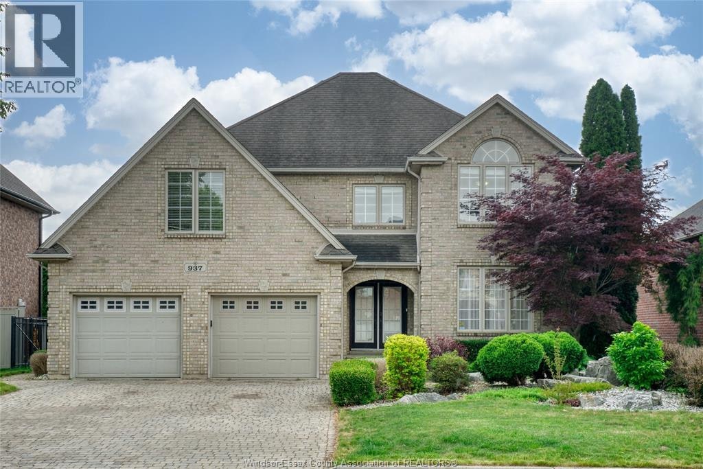 937 Pavan, Windsor, ON, N9G 2X5