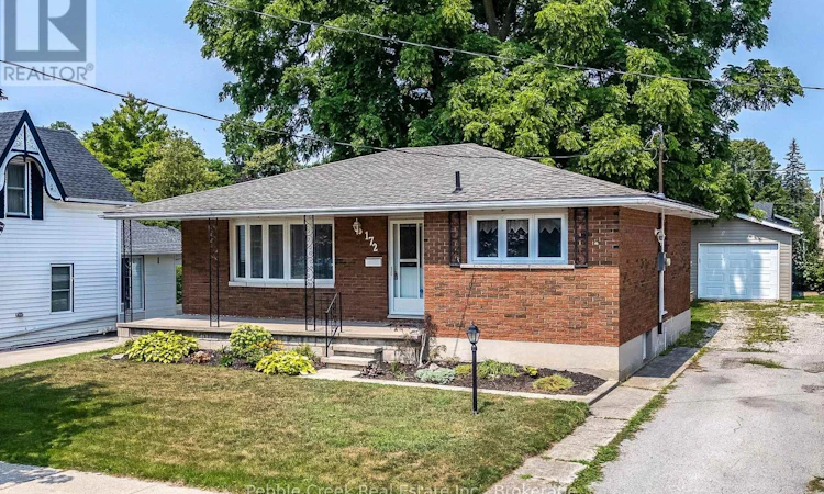 172 Elgin Avenue W