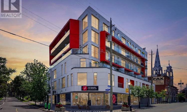 403-1000 Wellington Street W