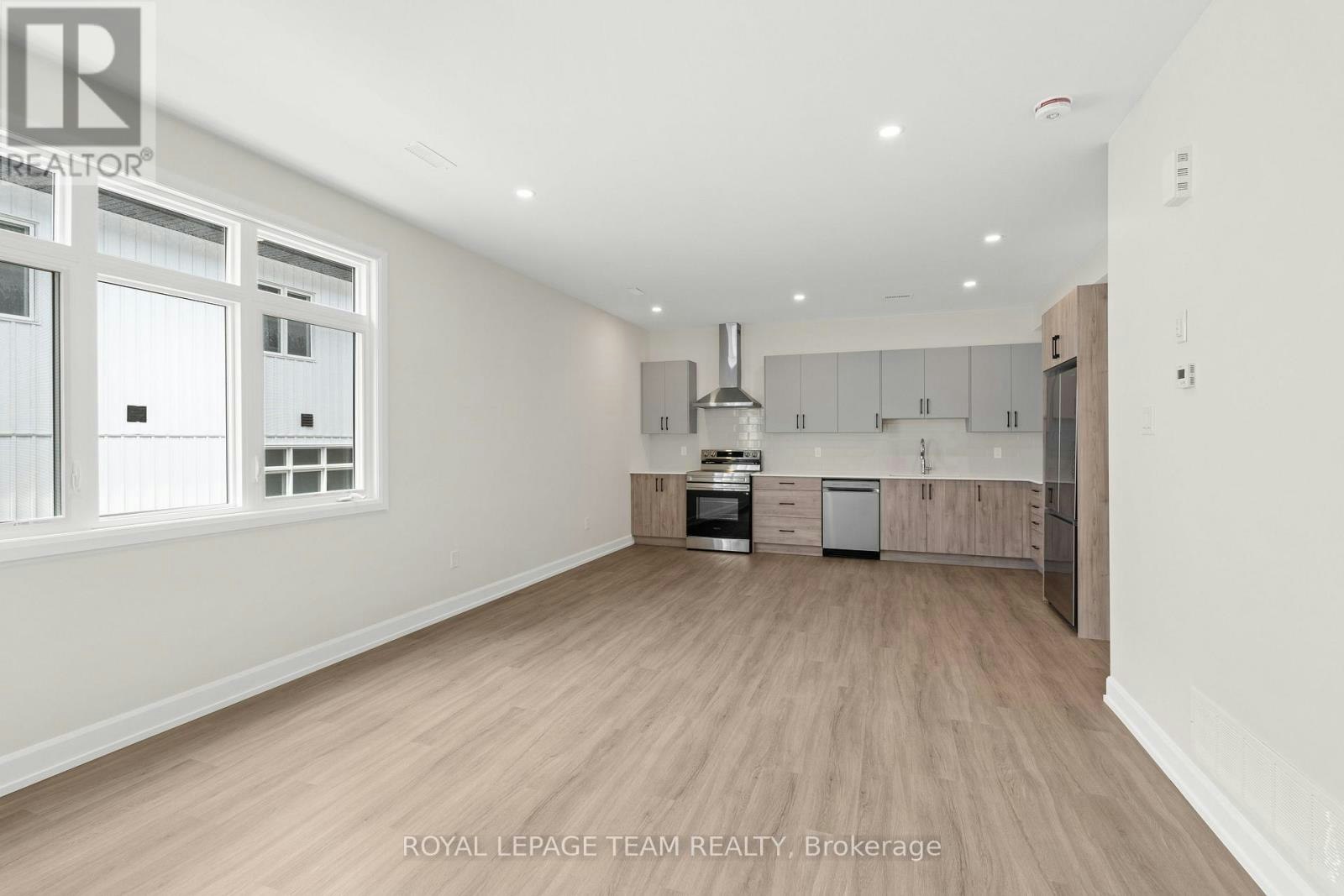 B-6952 Notre Dame Street, Ottawa, ON, K1C 1H7 - 8