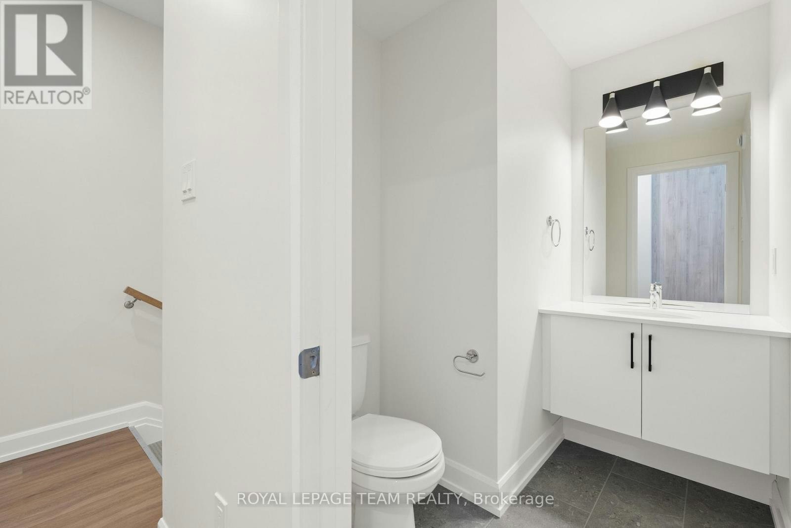 B-6952 Notre Dame Street, Ottawa, ON, K1C 1H7 - 4