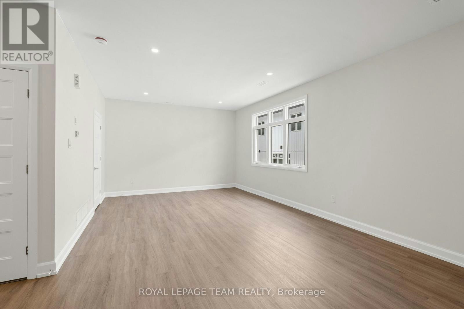 B-6952 Notre Dame Street, Ottawa, ON, K1C 1H7 - 9