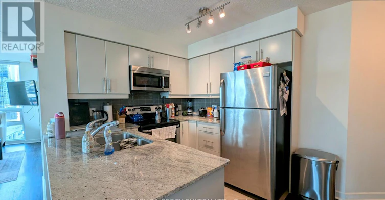 1303-33 Bay Street, Toronto, ON, M5J 2Z3 - 2