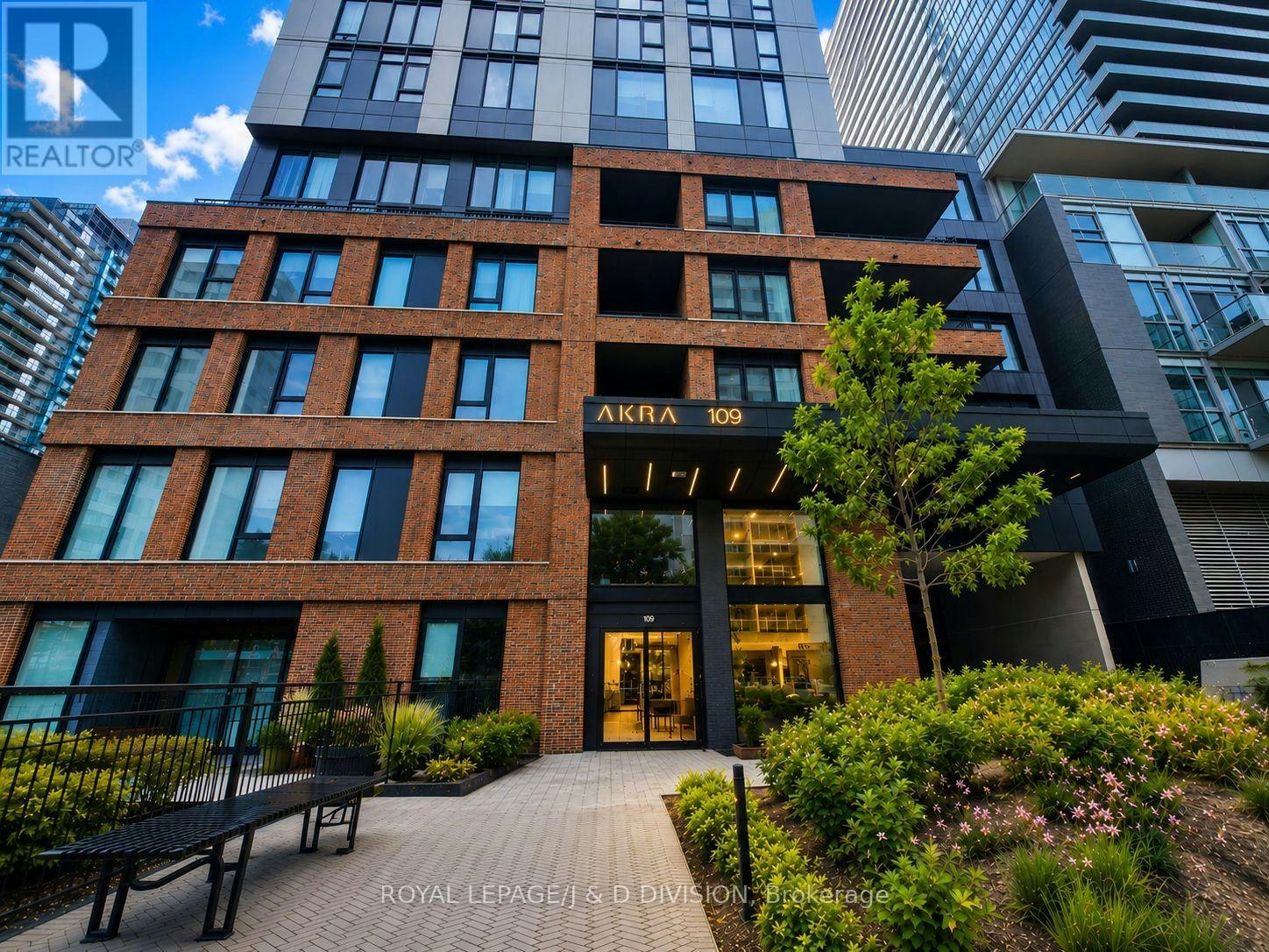 1304-109 Erskine Avenue, Toronto, ON, M4P 0G8
