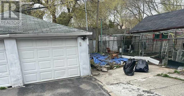 LOWER-372 Highfield Road, Toronto, ON, M4L 2V6 - 18